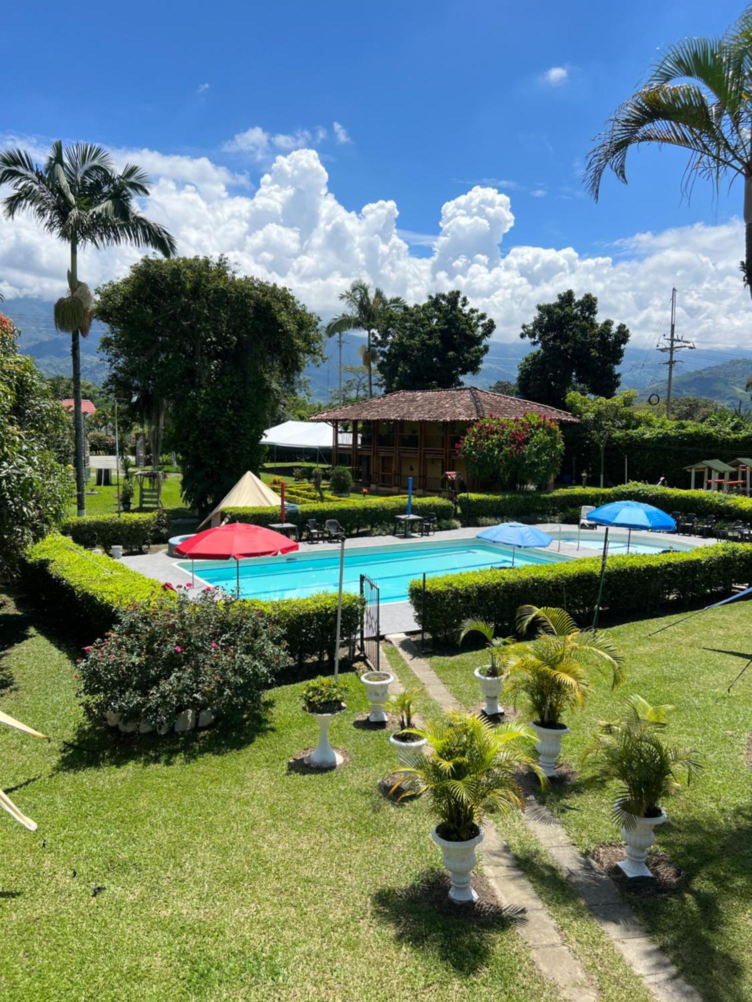 Villa Alejandra Del Quindio Calarca Exterior photo
