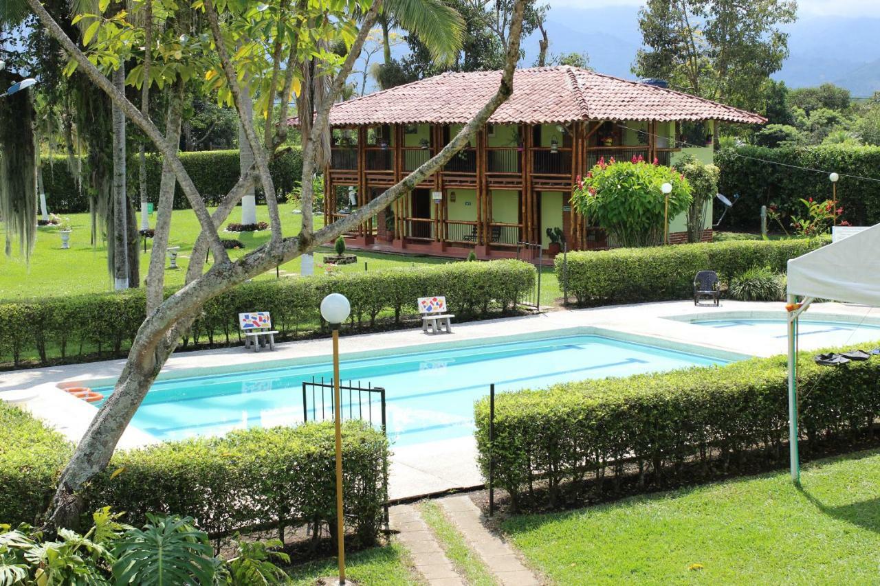 Villa Alejandra Del Quindio Calarca Exterior photo